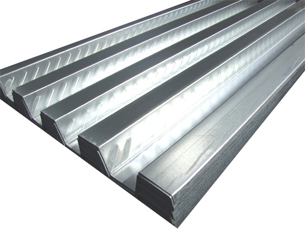 LAMIERA SOLAIO GRECATO ZN.8/10 H.55/600      COLLABORANTE (PT KG/ML 6,30)